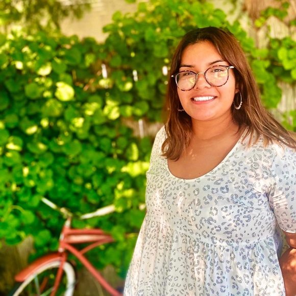 Meet Your Posher, Asalia - Picture 1 of 1